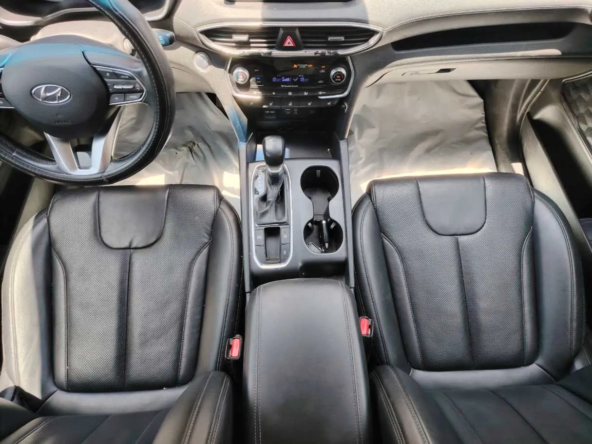 Car image 18