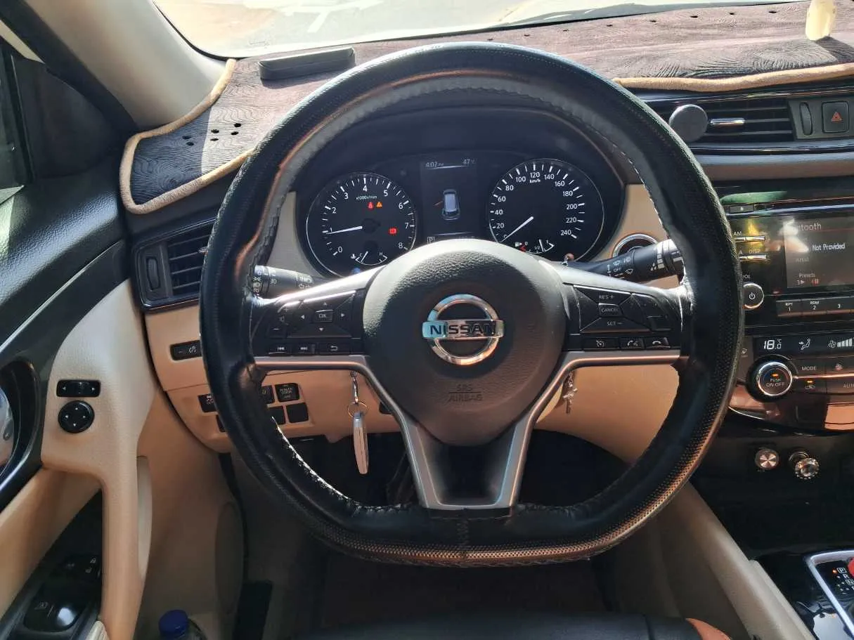 Car image 17