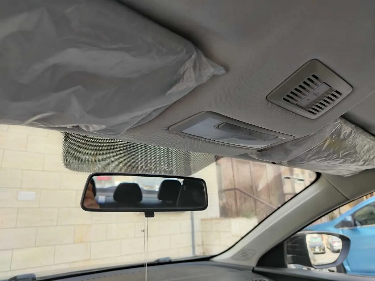 Car image 36