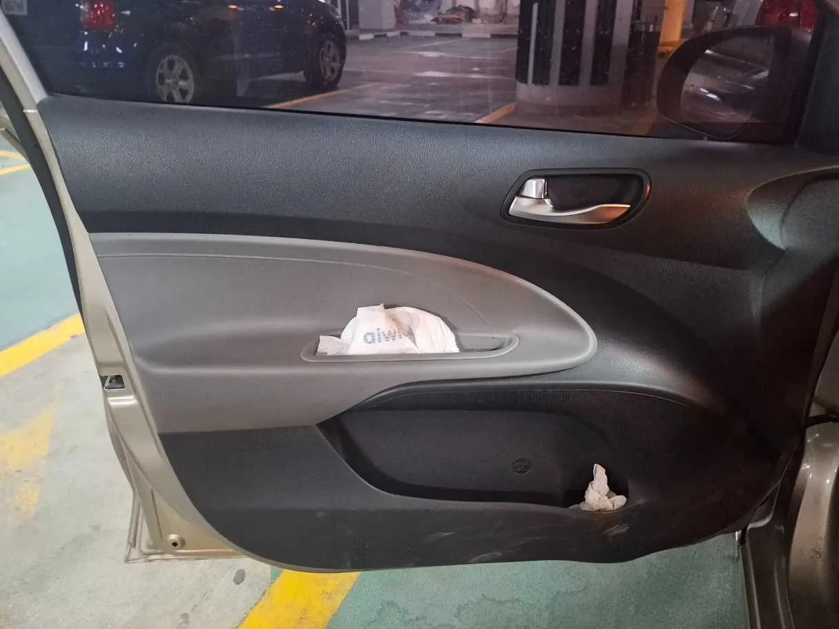 Car image 10