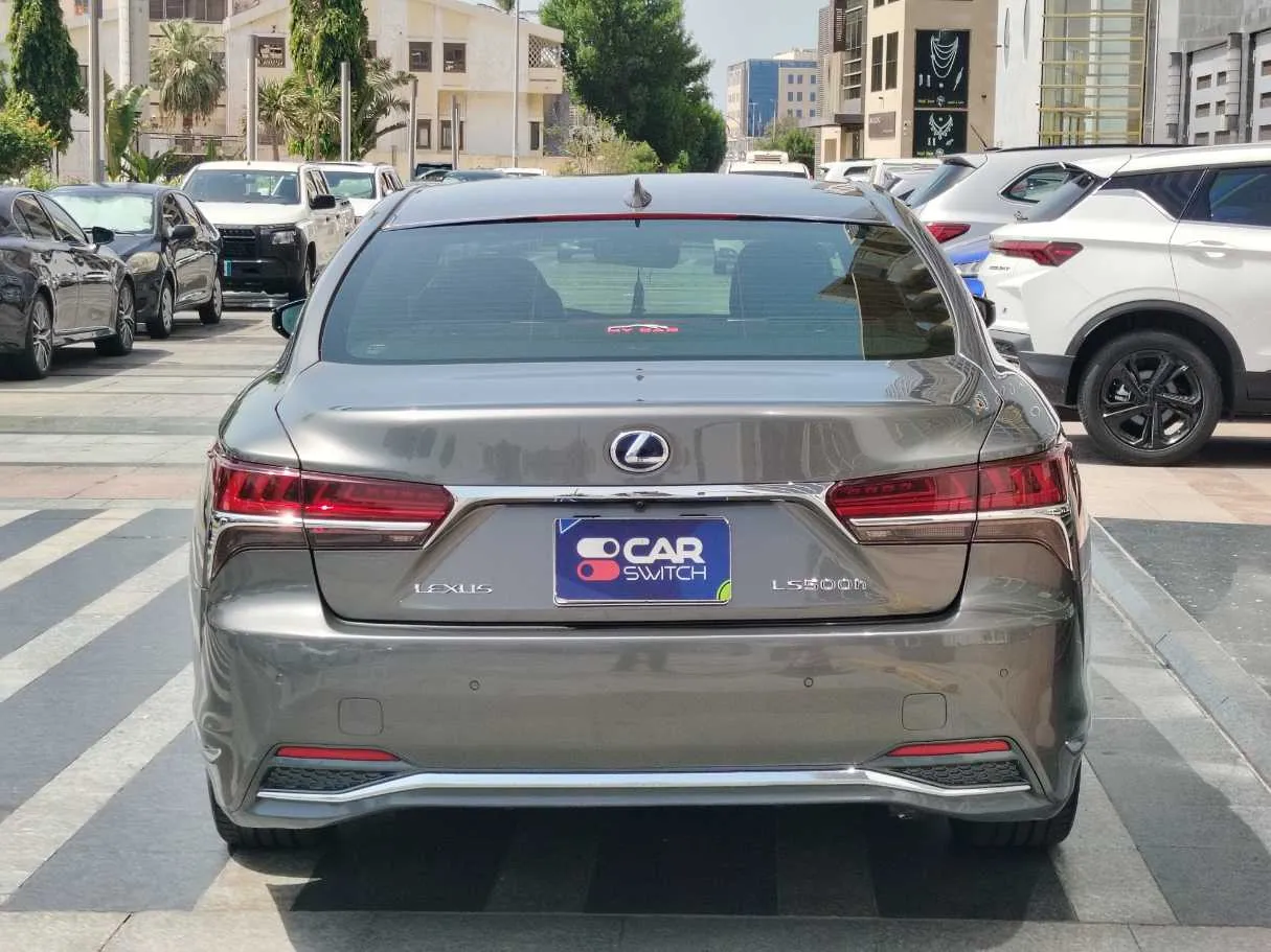 Car image 6