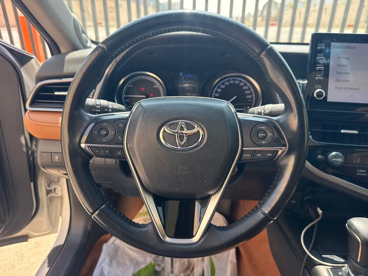 Car image 17