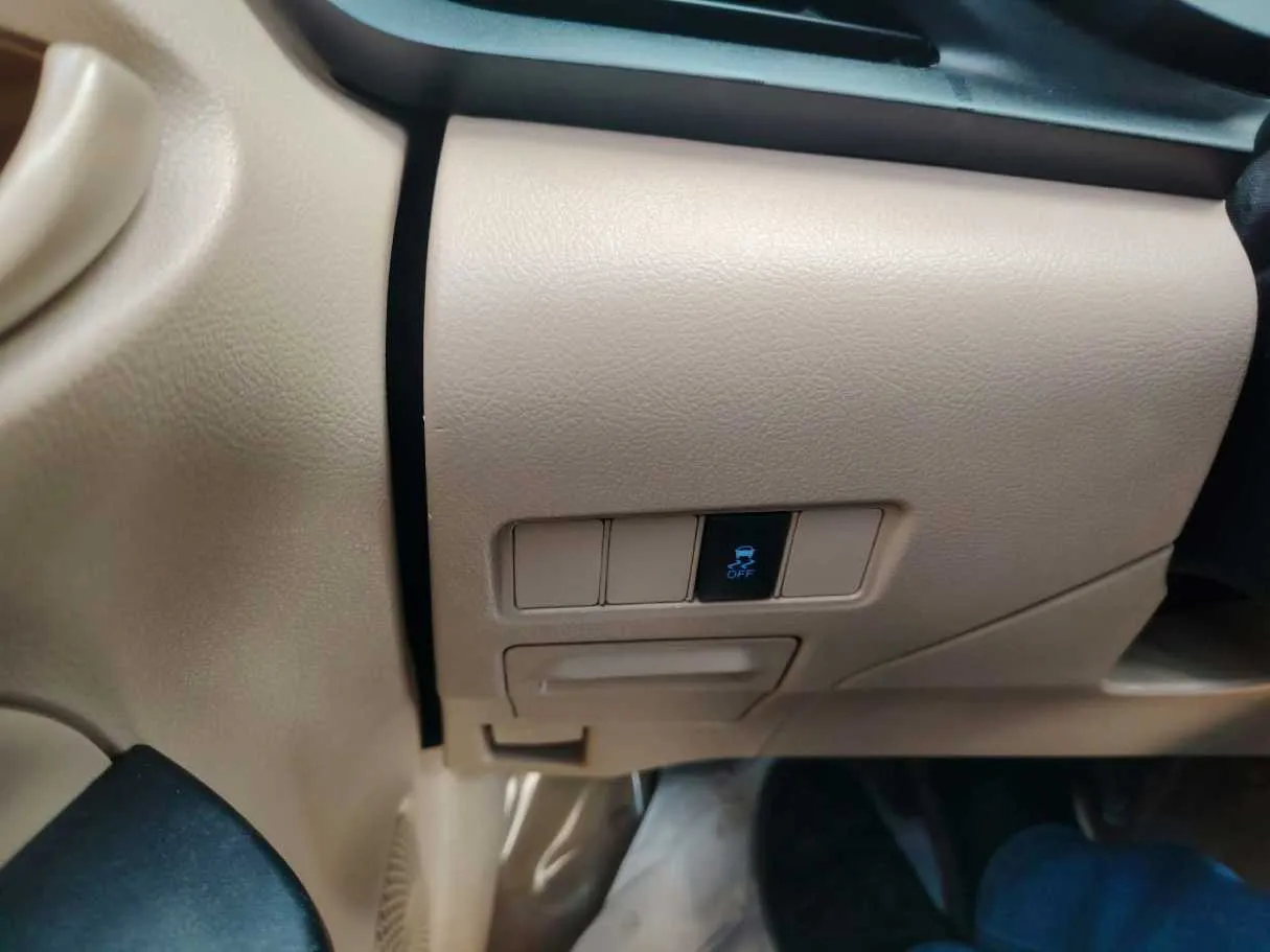 Car image 35