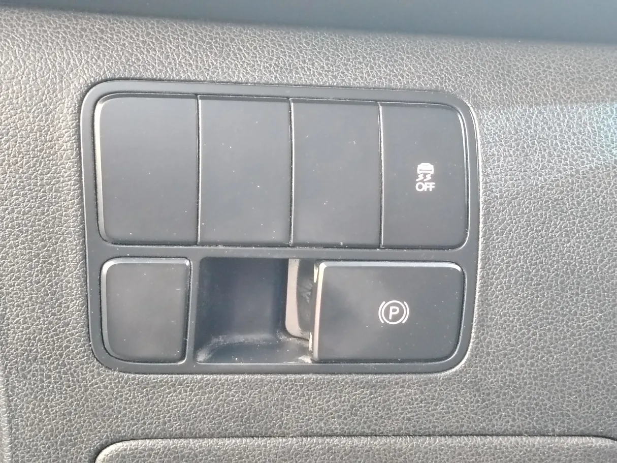 Car image 29