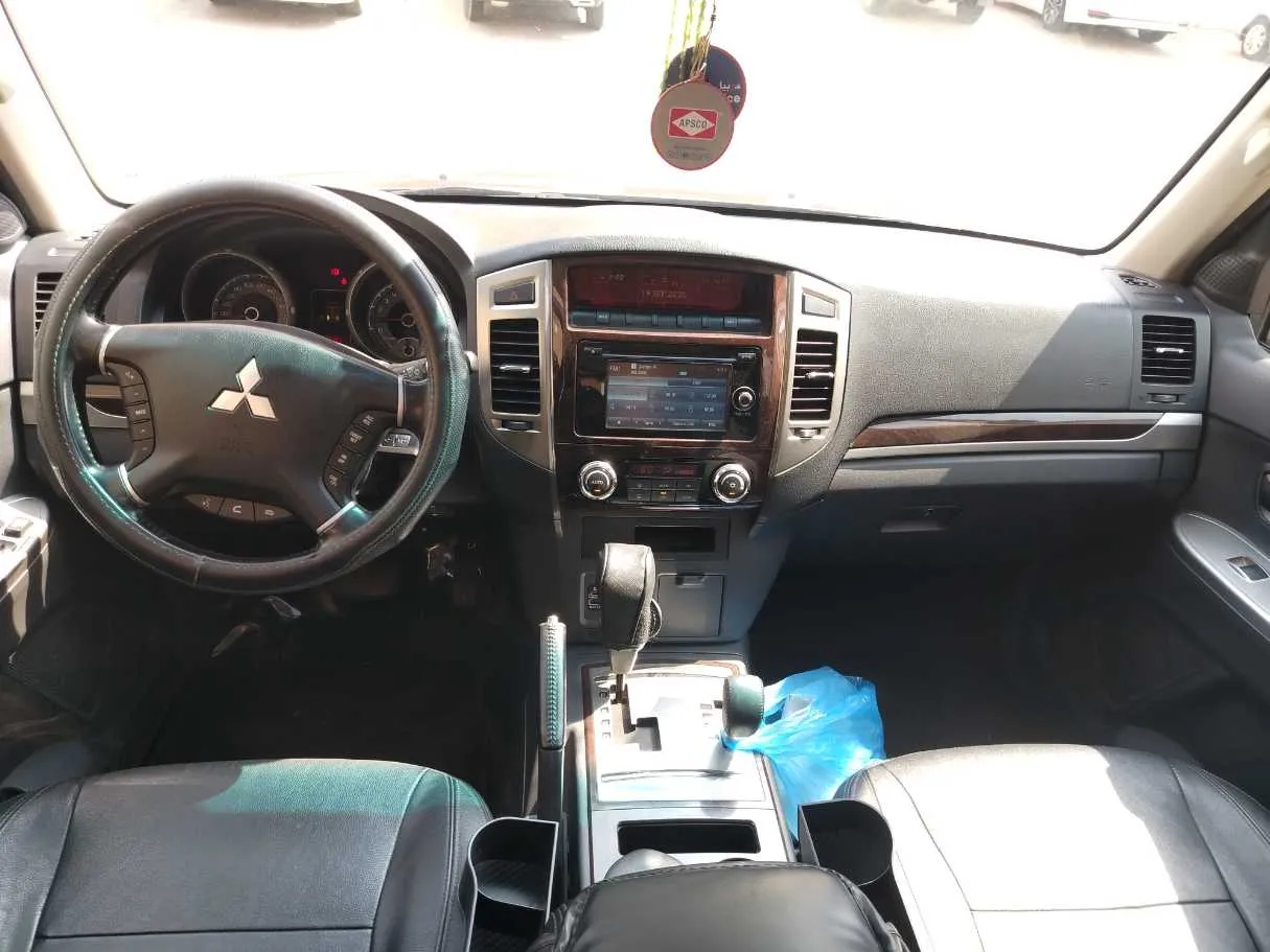 Car image 23