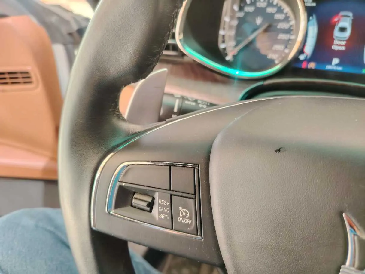 Car image 38
