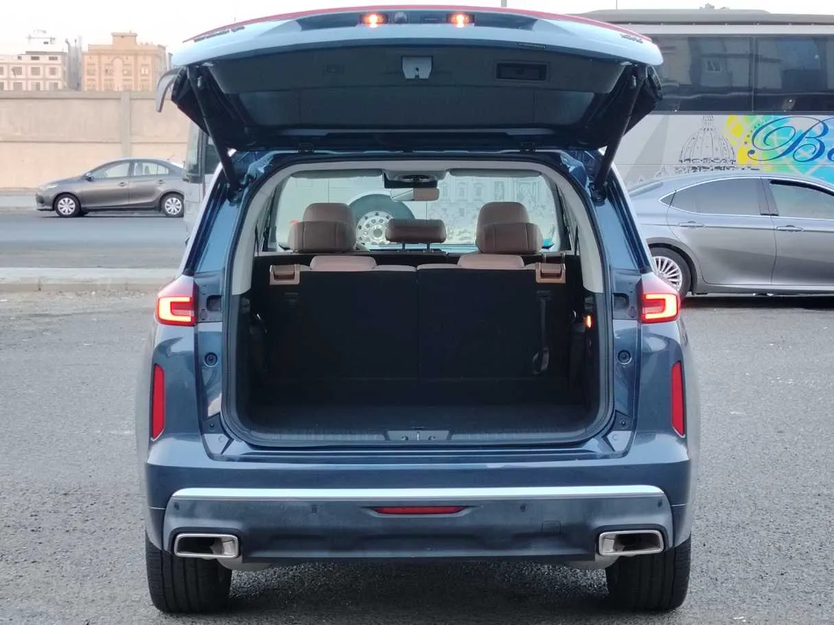 Car image 34