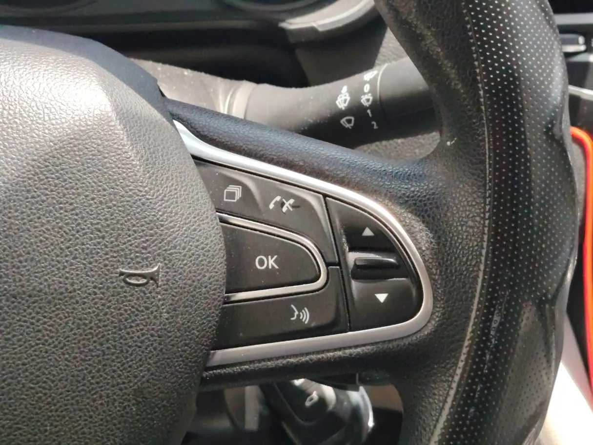 Car image 27