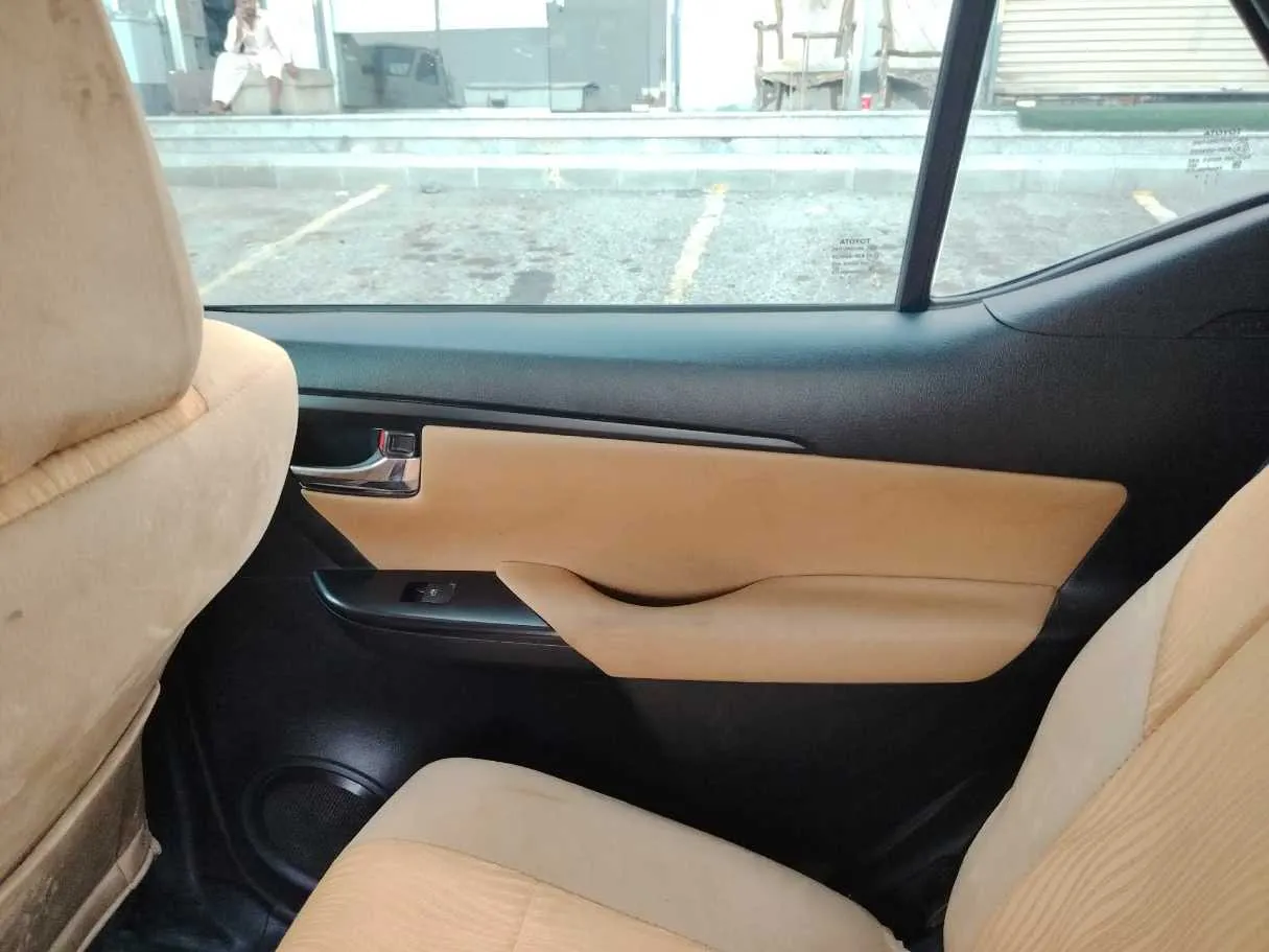 Car image 36