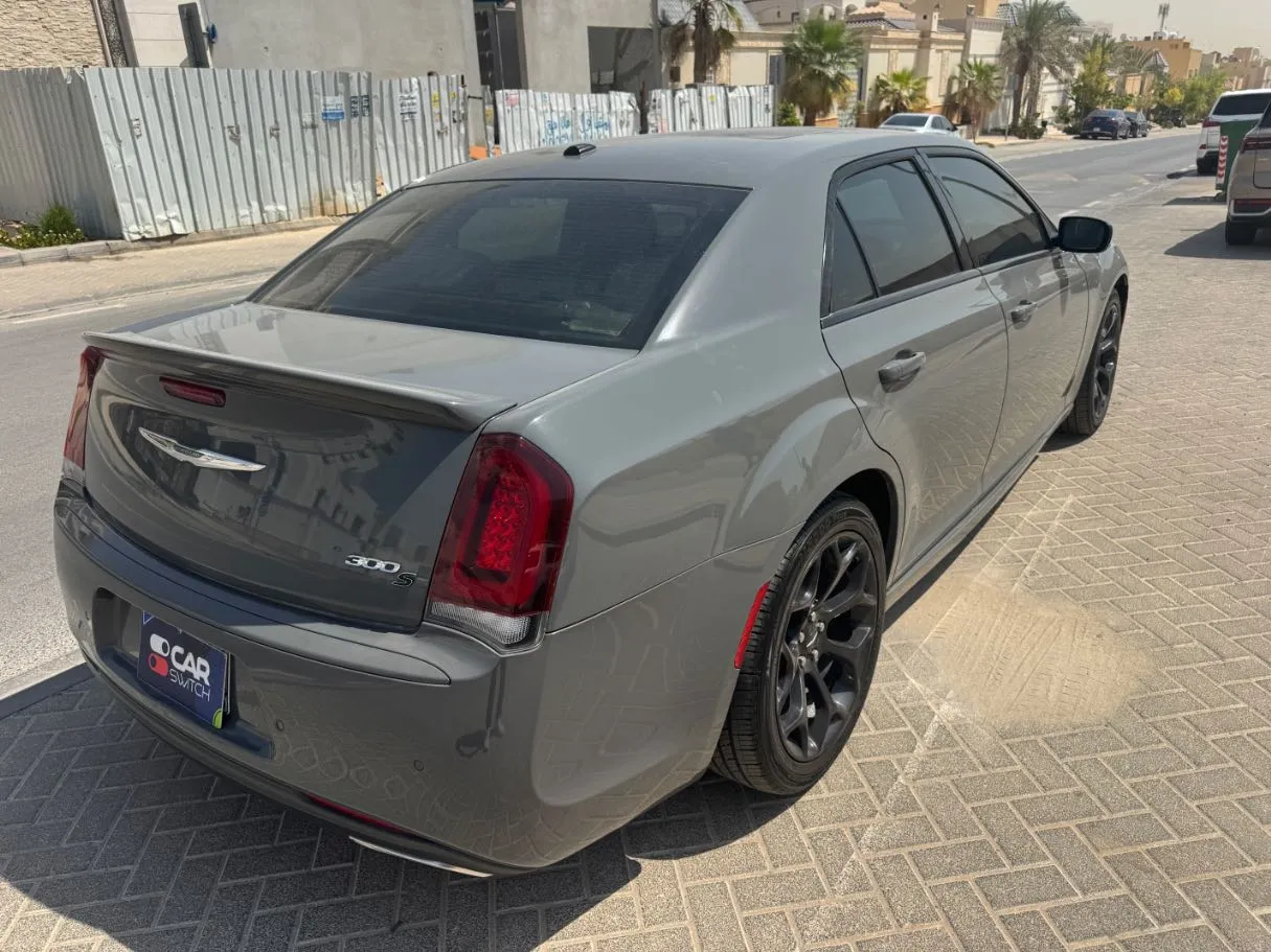 Car image 5
