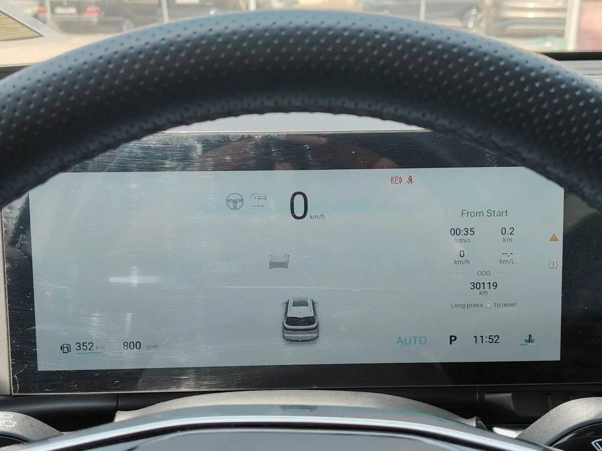 Car image 26