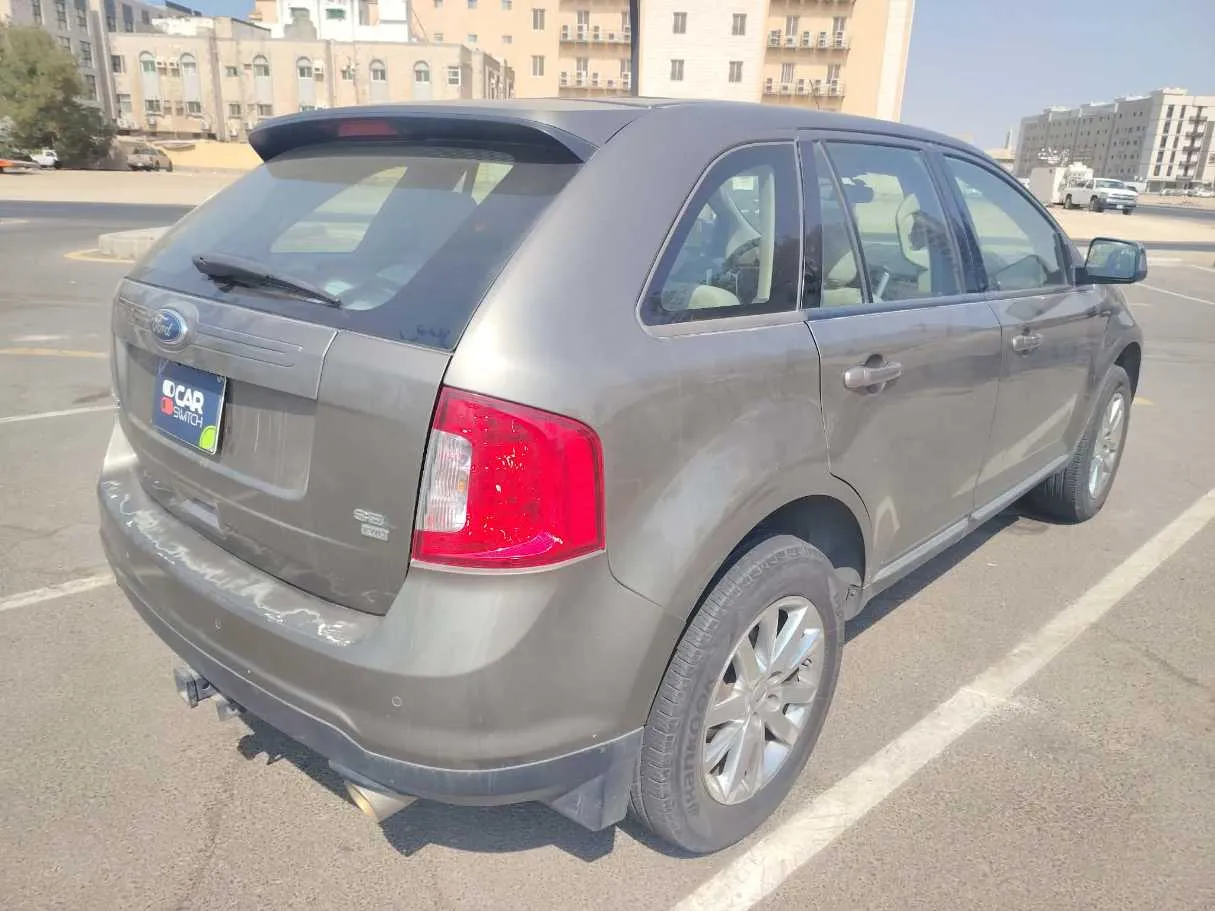 Car image 5