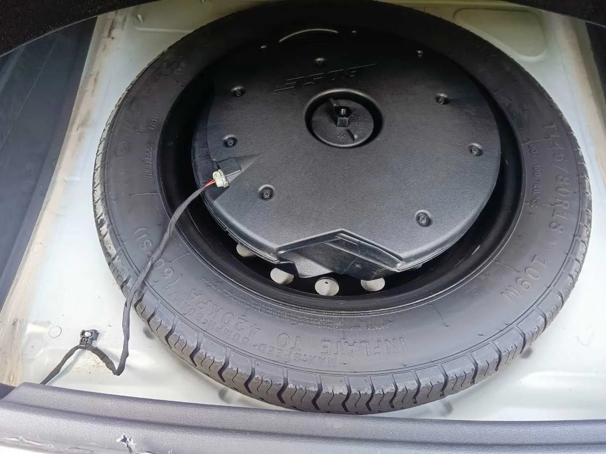 Car image 31