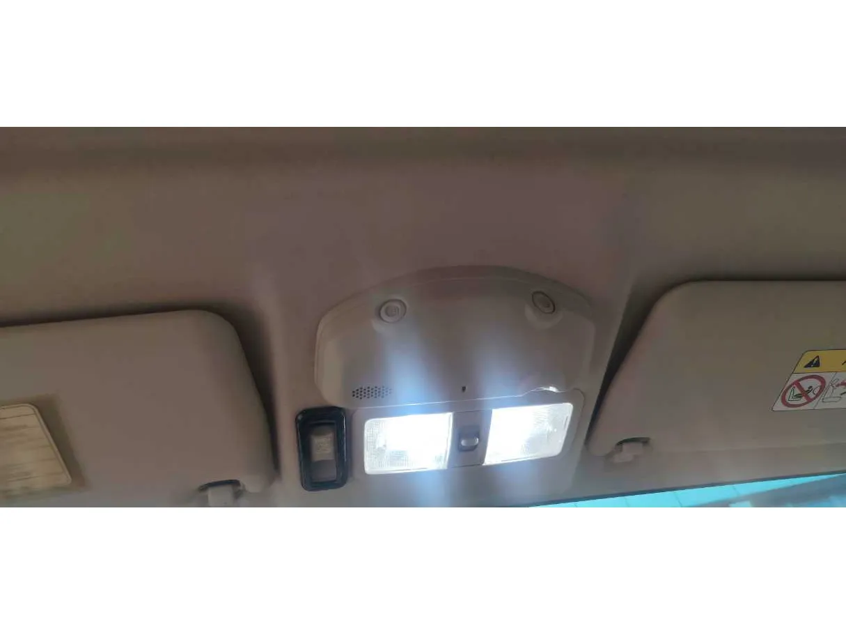 Car image 28