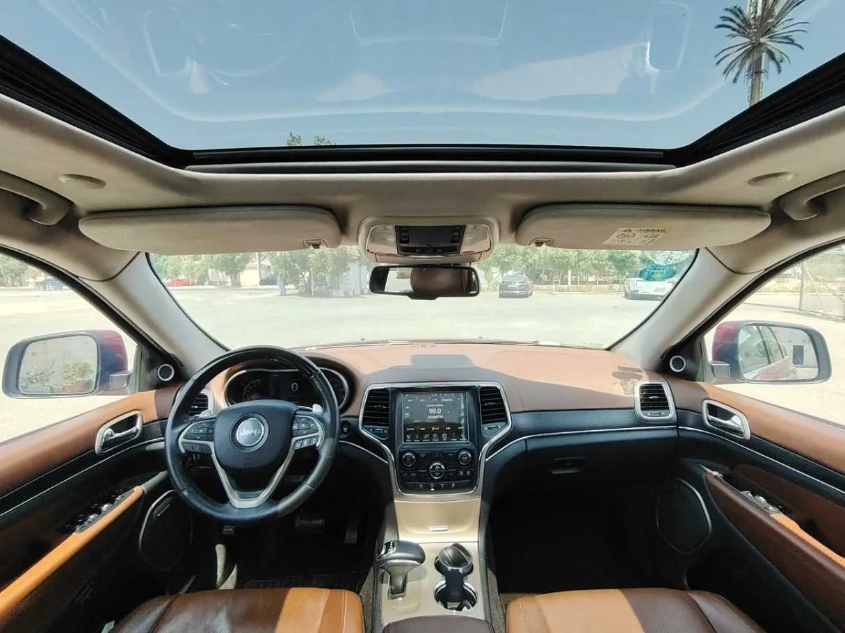 Car image 18