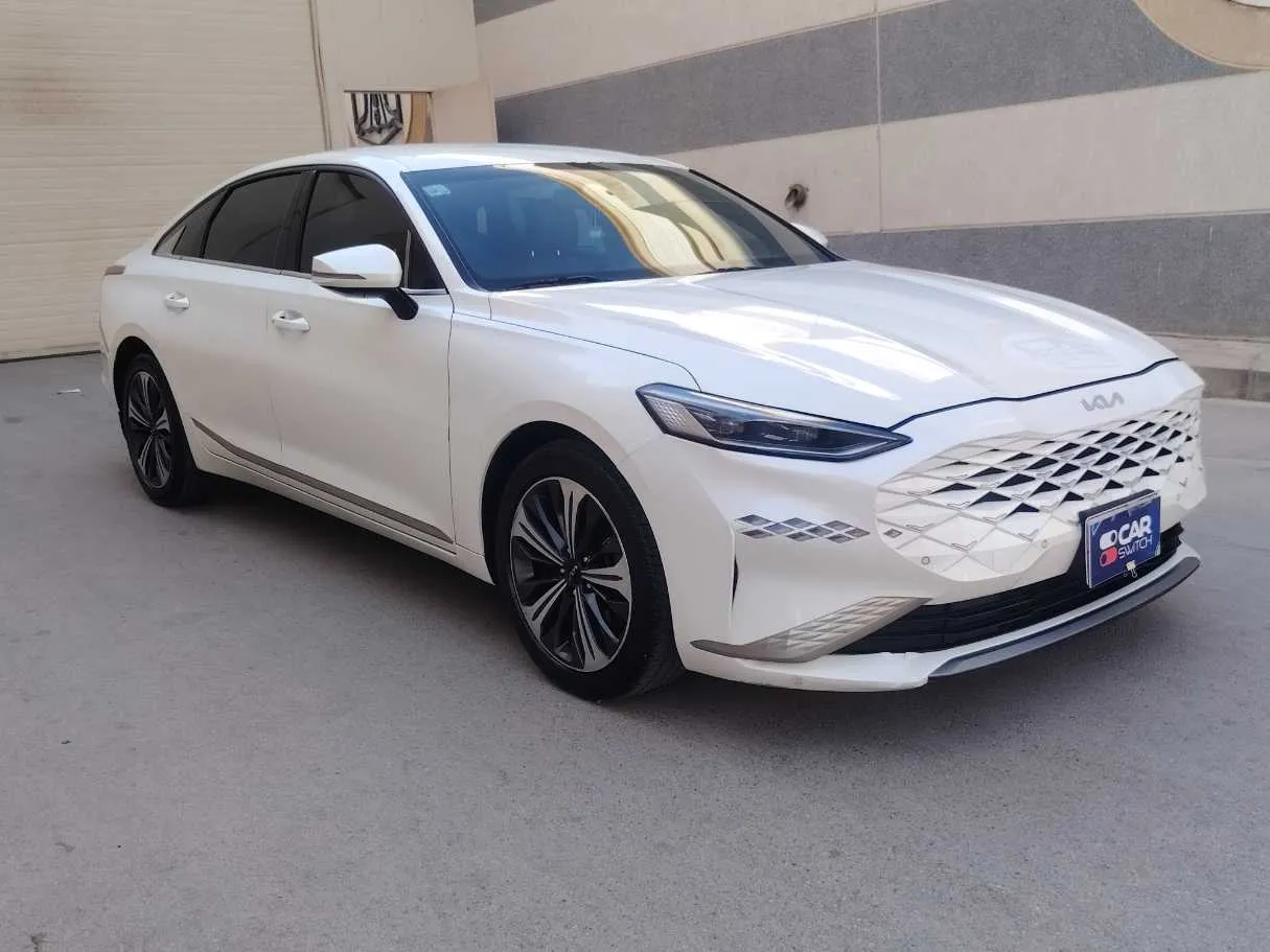 Car image 3