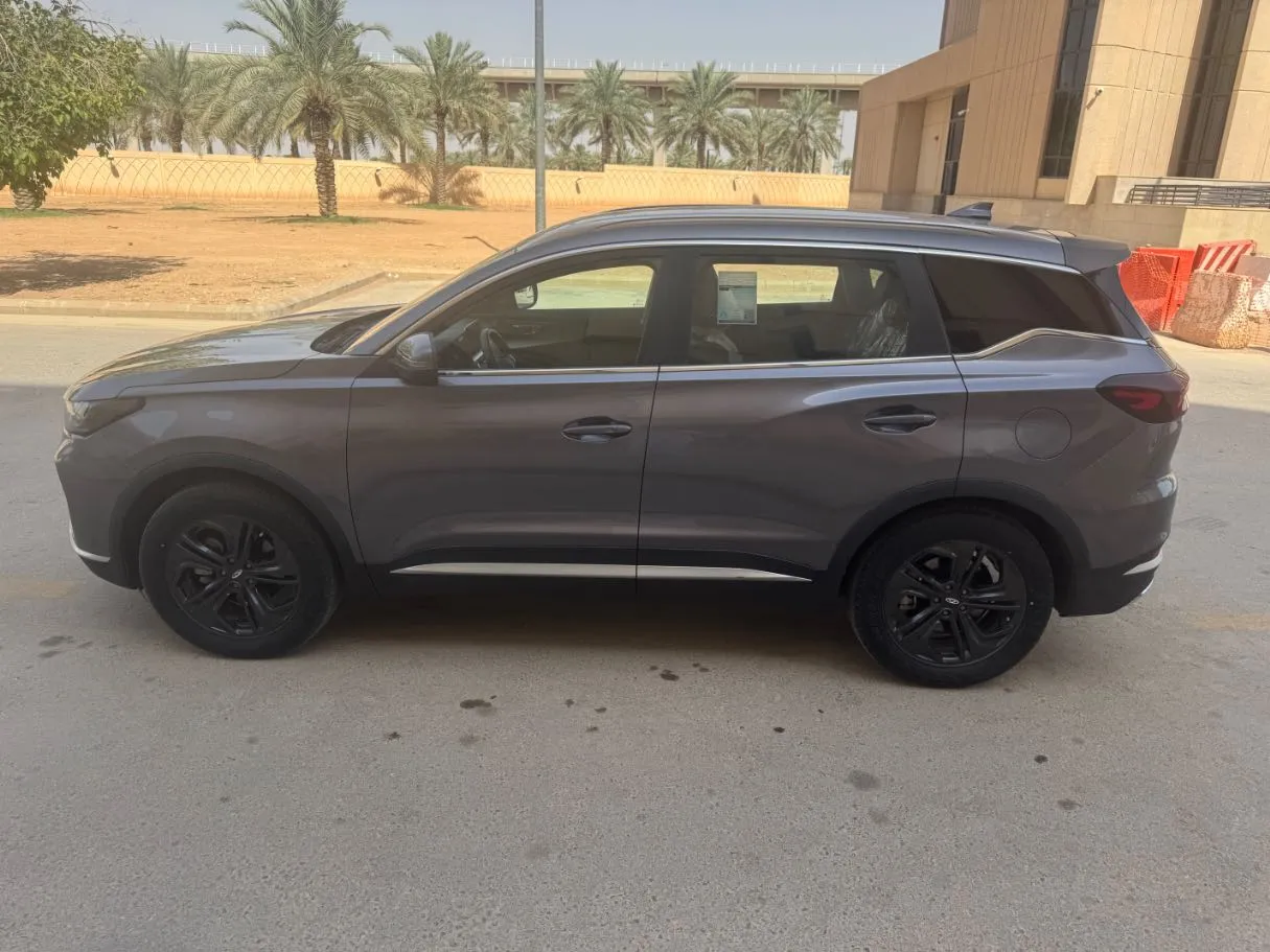 Car image 8