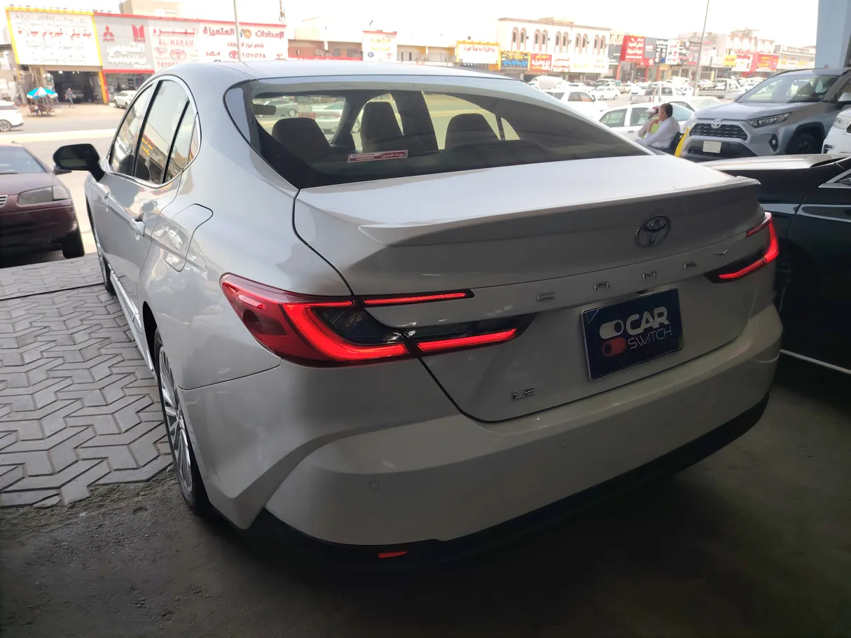 Car image 7