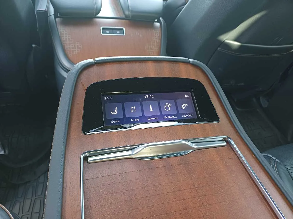 Car image 21