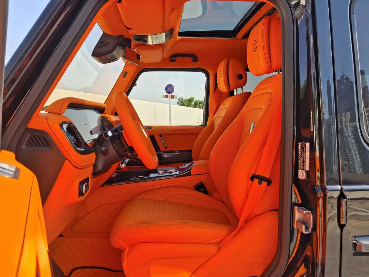 Car image 12