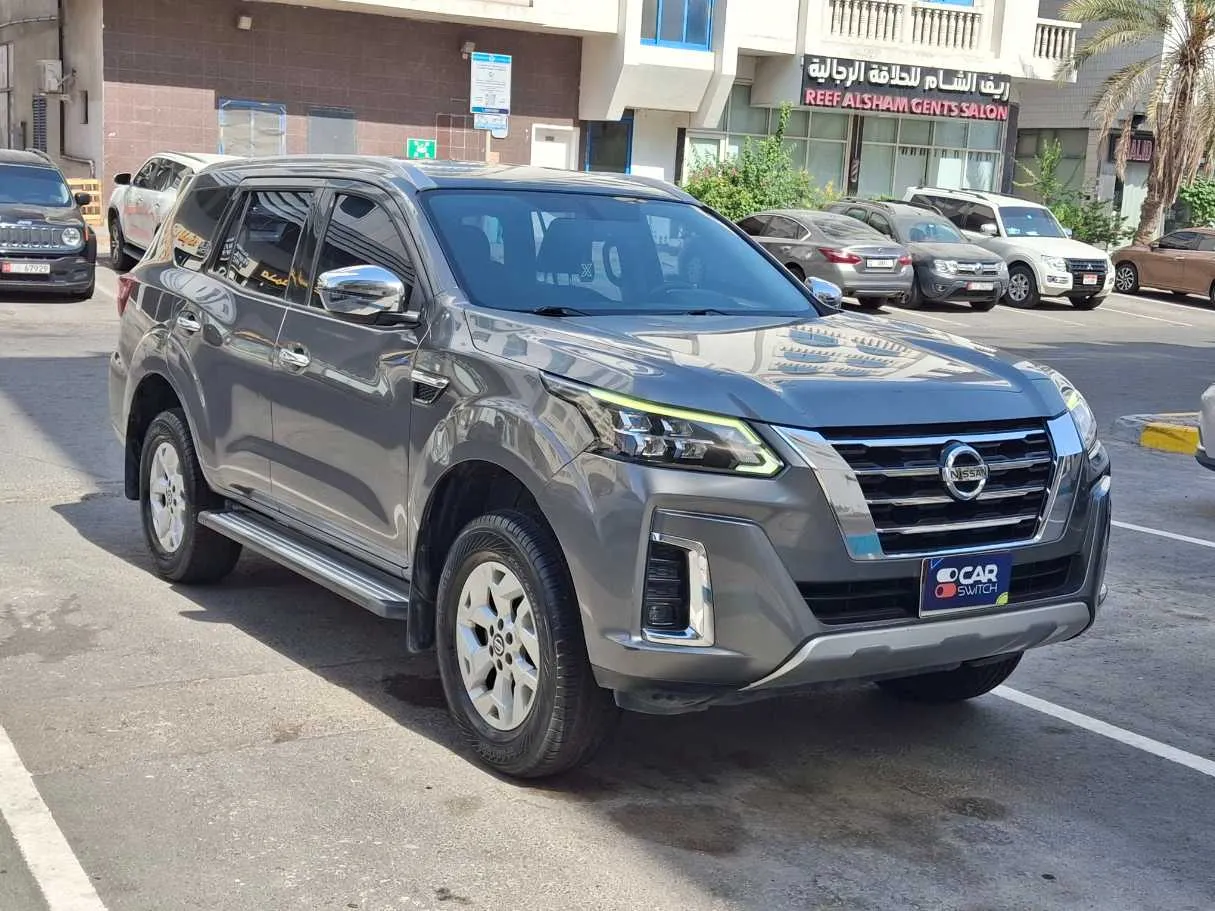 Car image 4