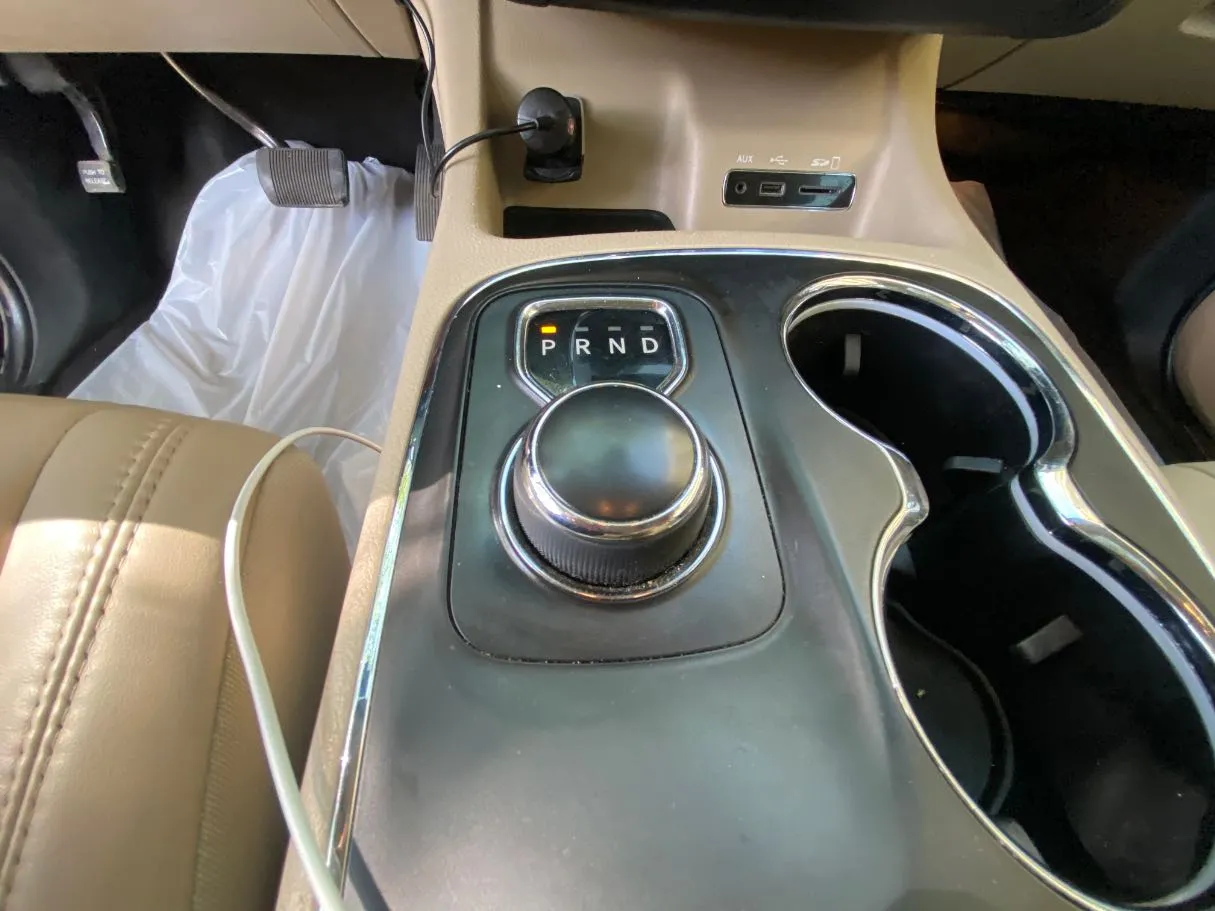 Car image 17