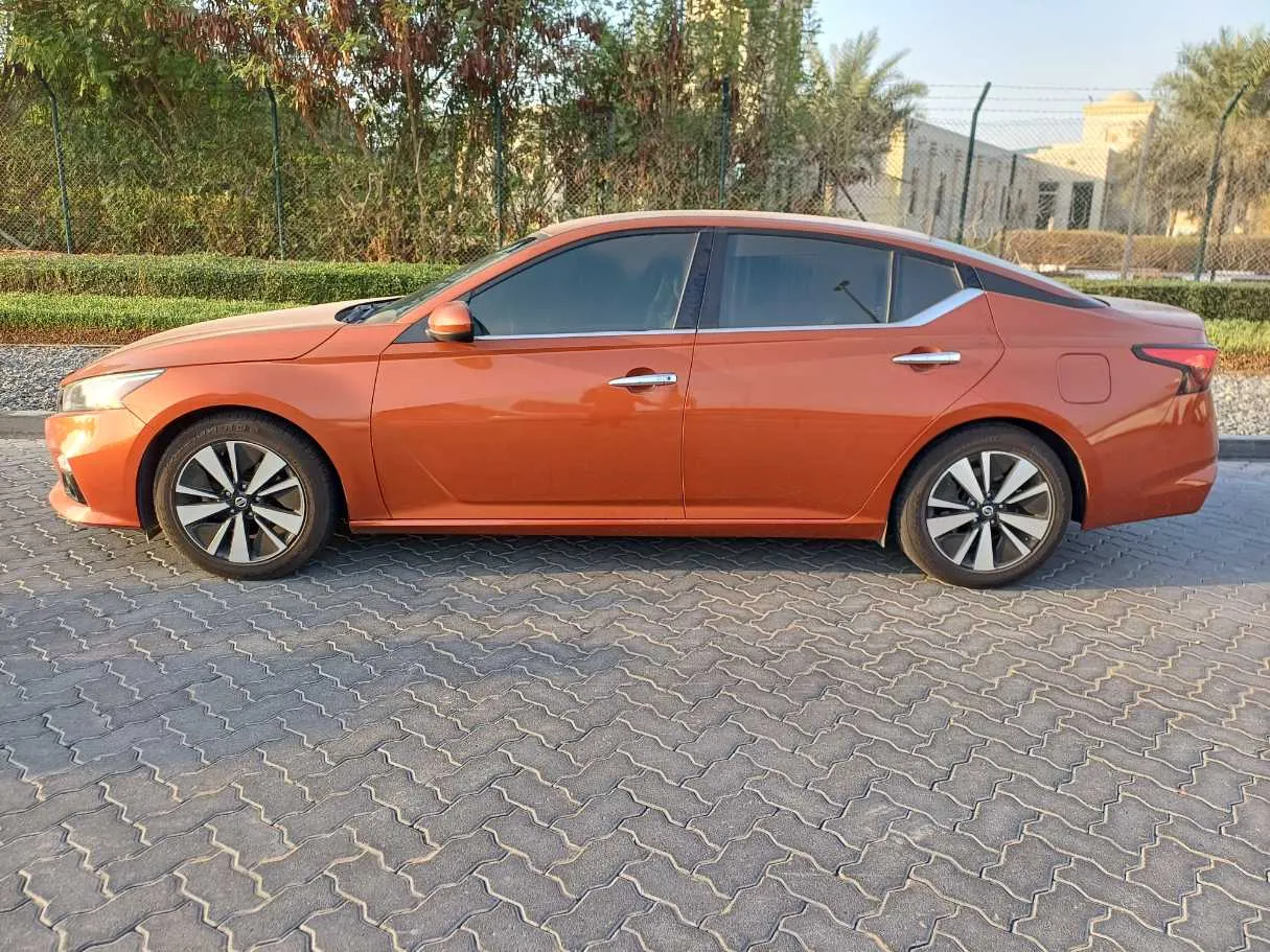 Car image 8
