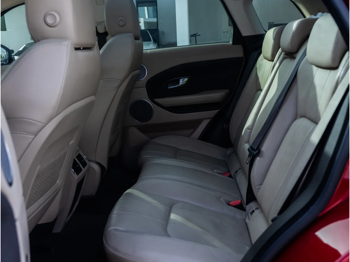 Car image 13