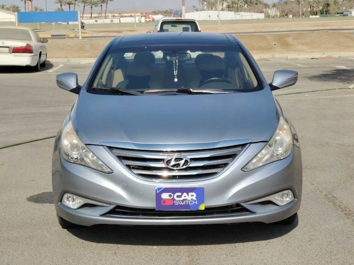 Car image 2