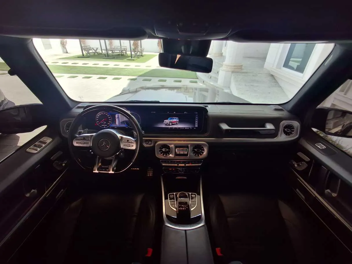Car image 14