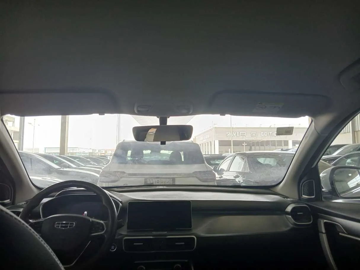 Car image 16