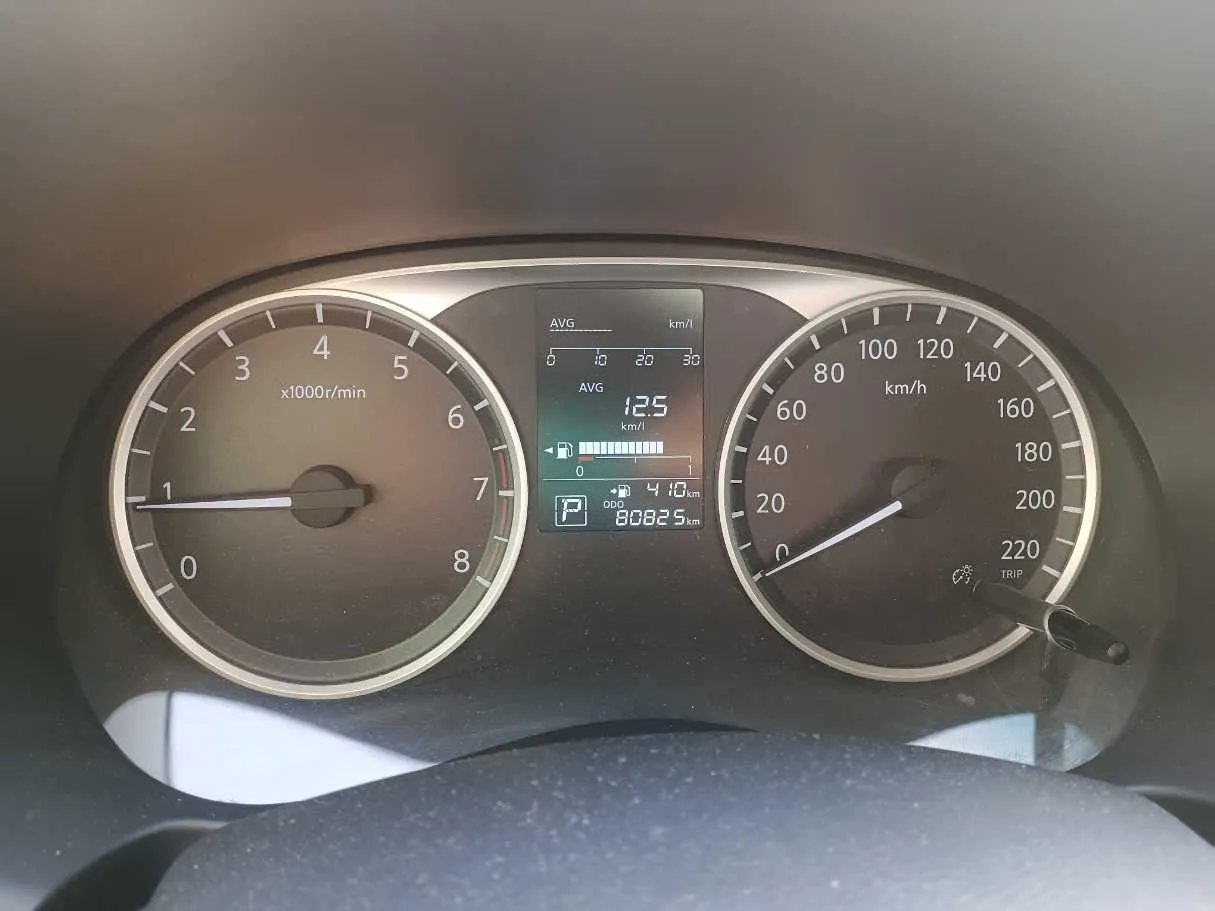 Car image 18
