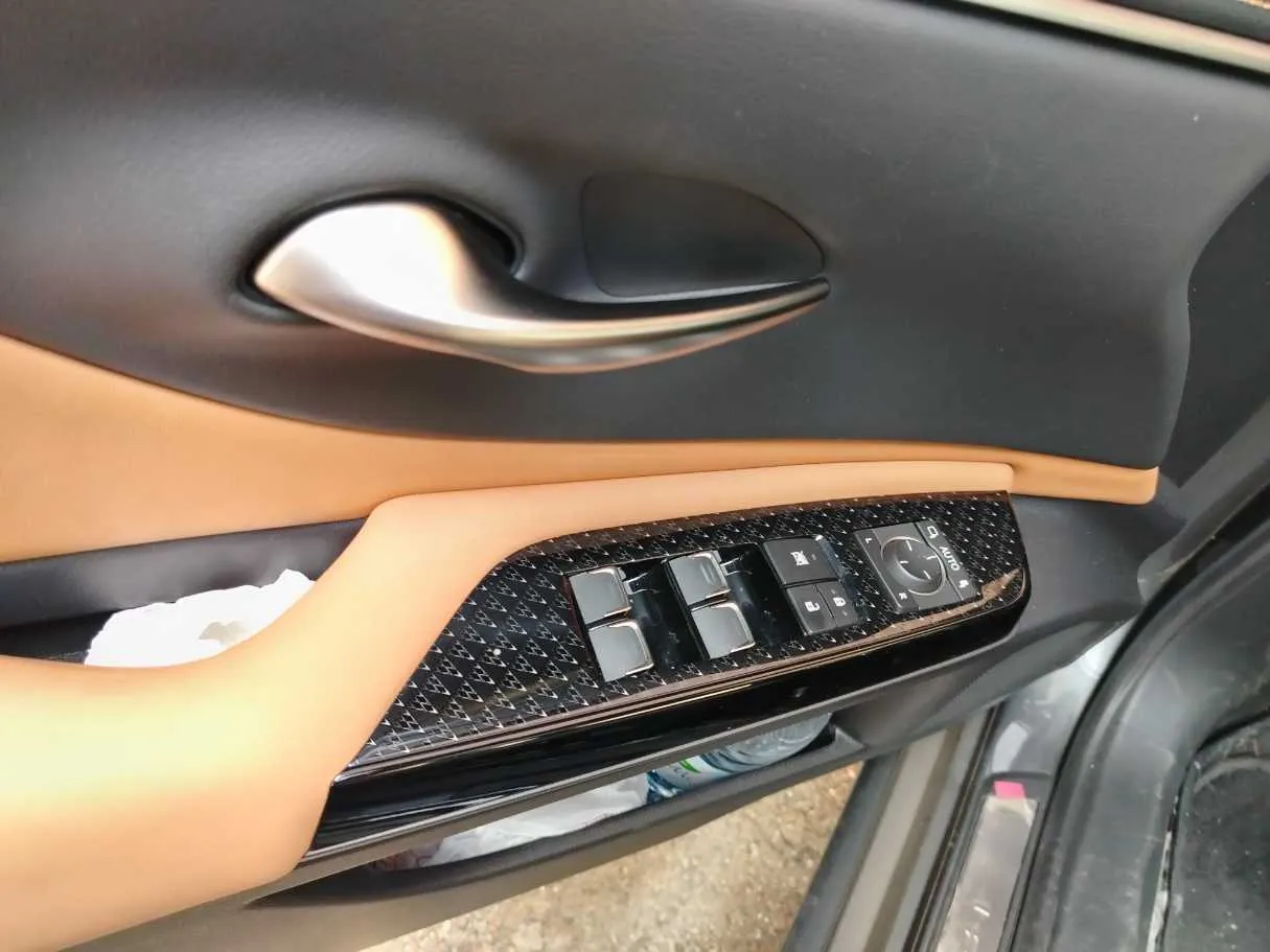 Car image 38