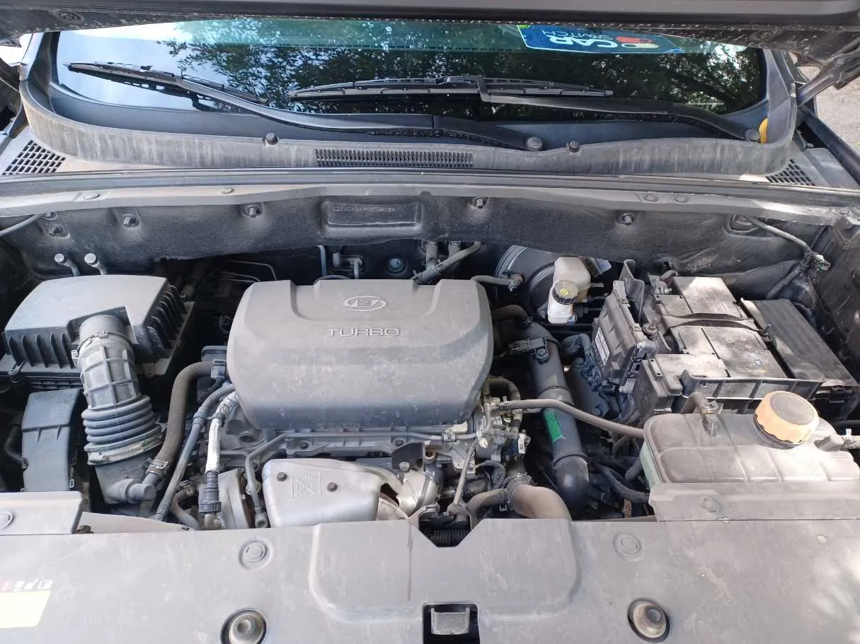 Car image 25