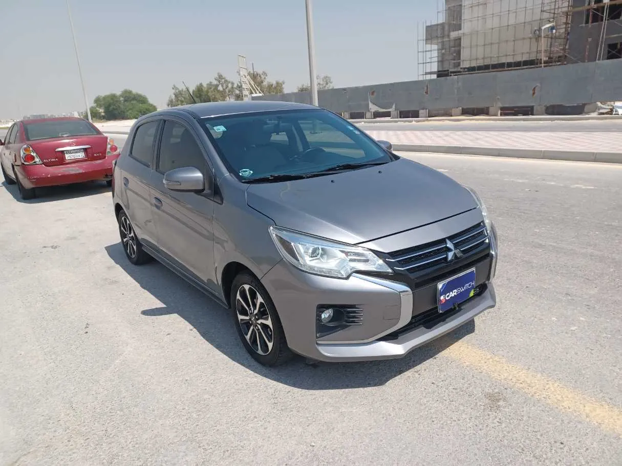 Car image 3