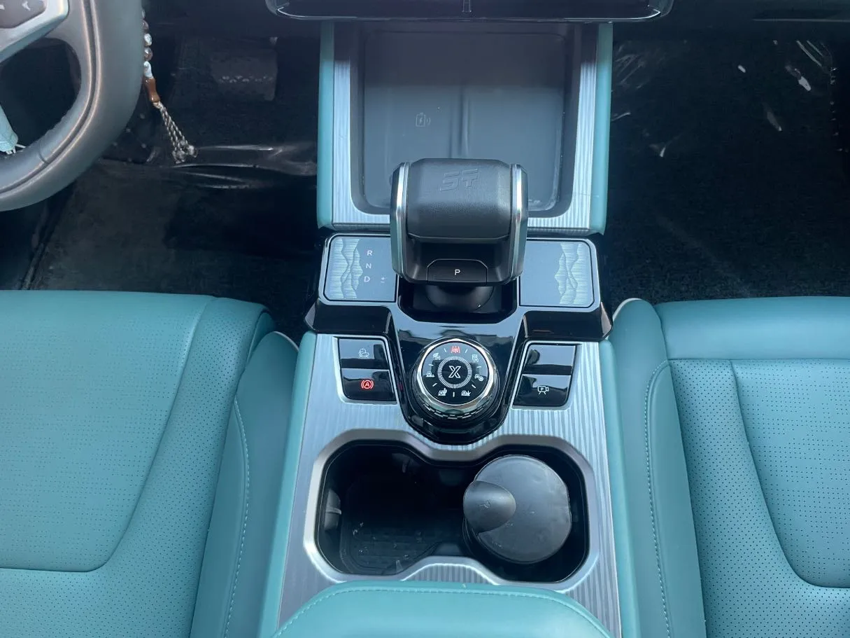 Car image 20