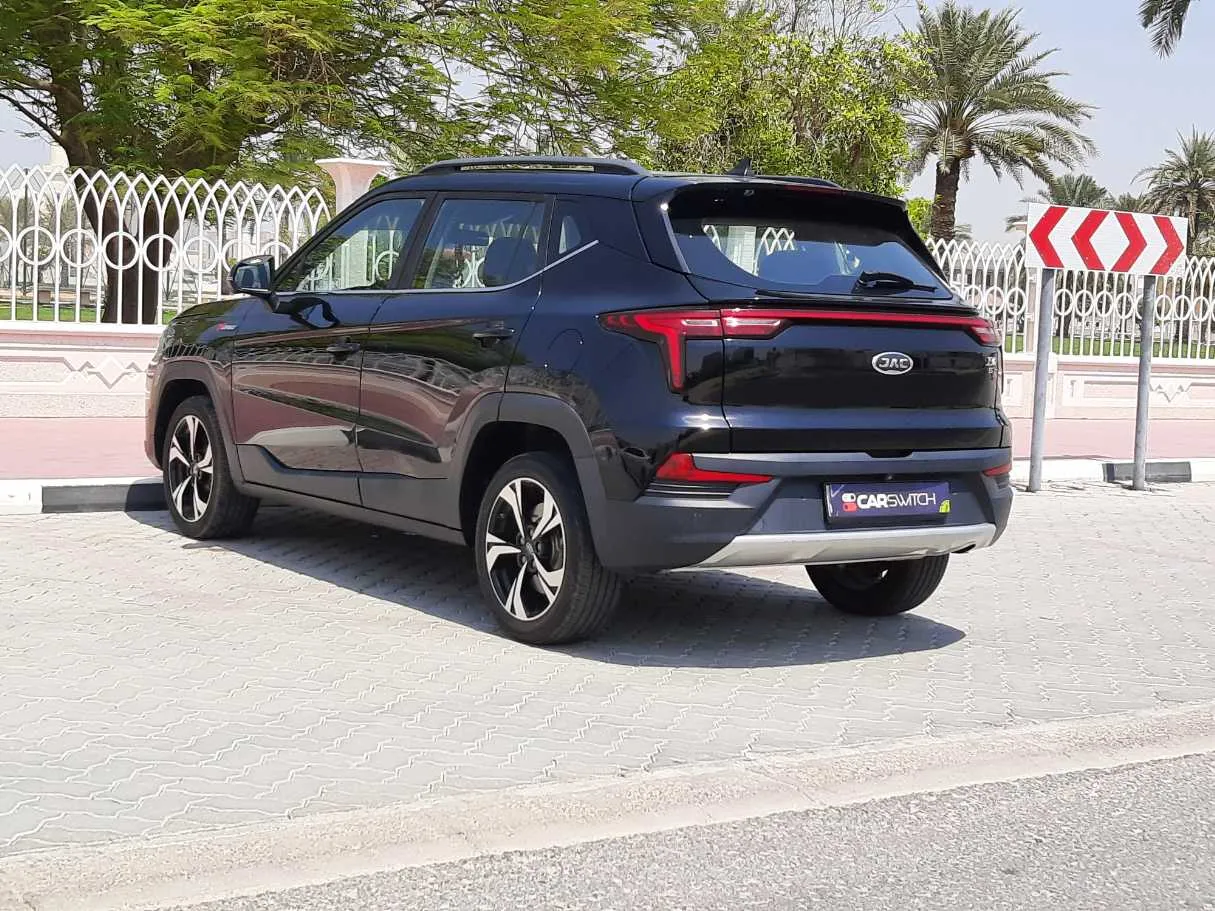 Car image 7