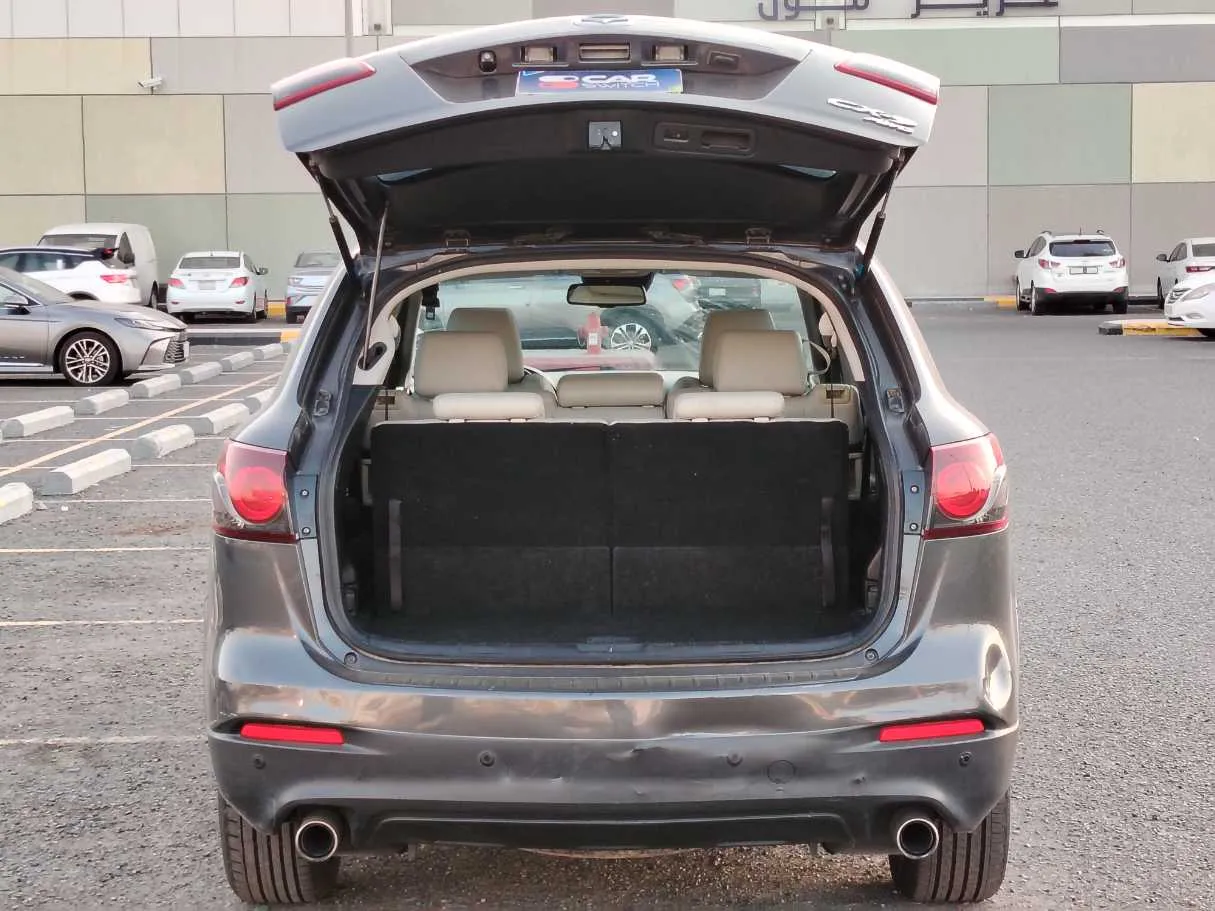 Car image 25