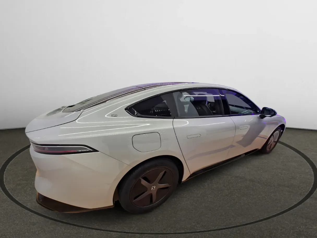 Car image 2
