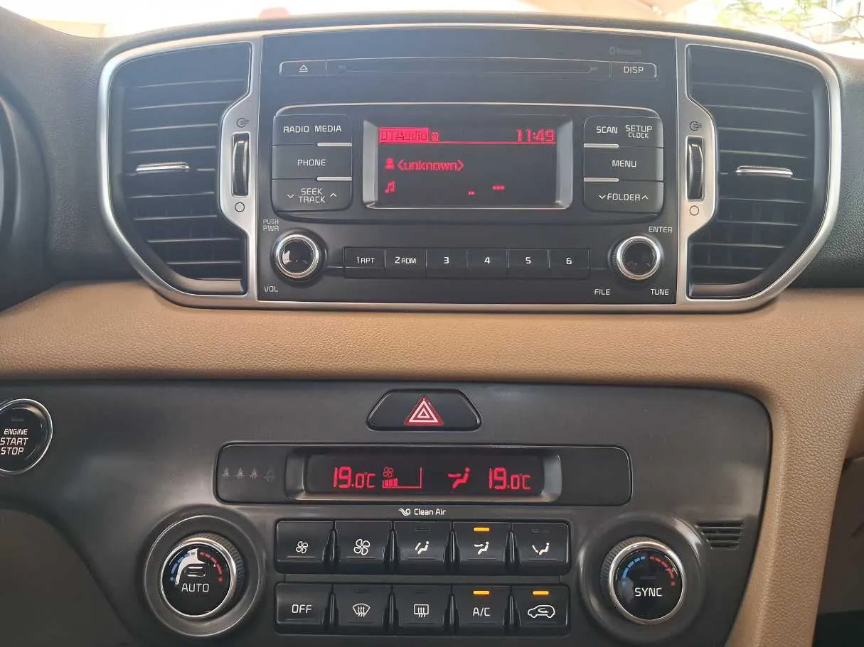Car image 16