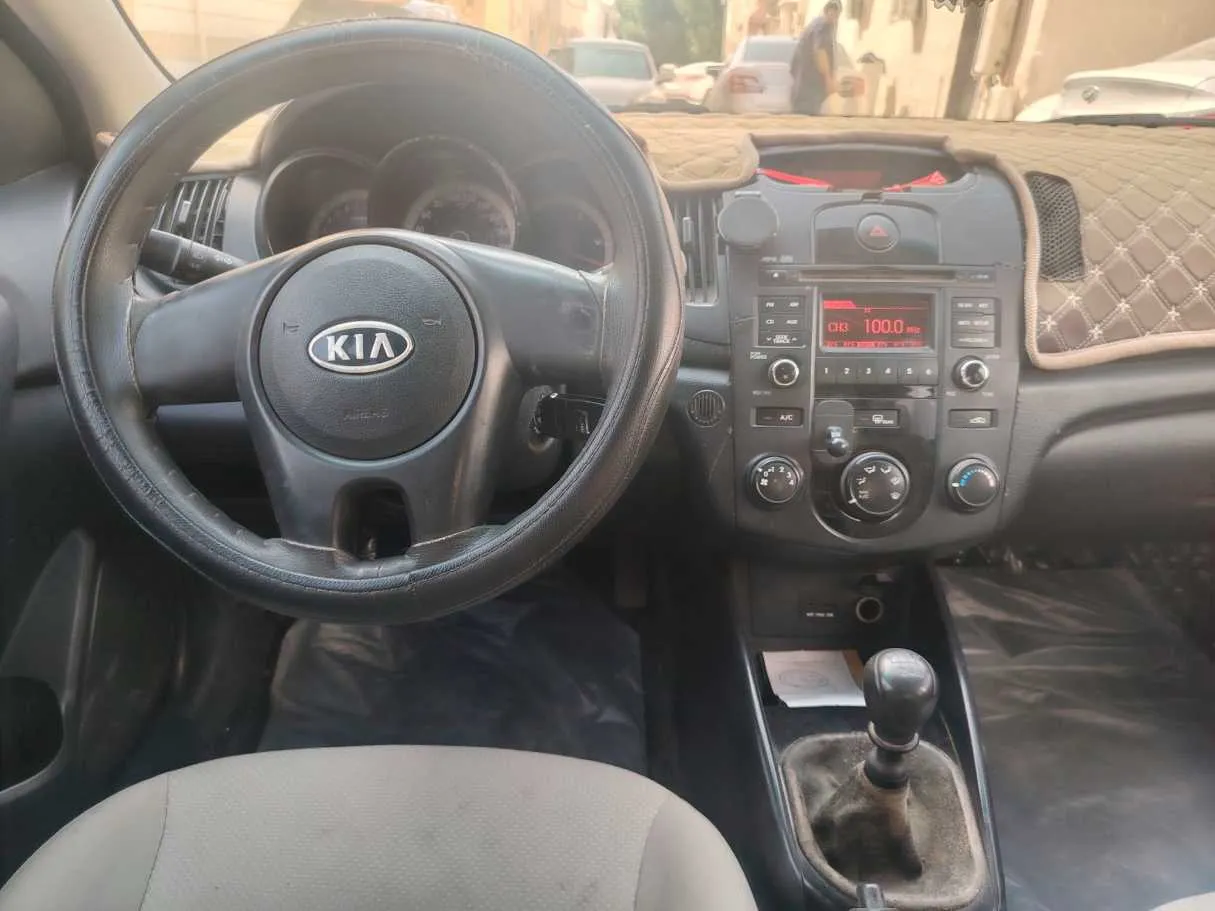 Car image 18