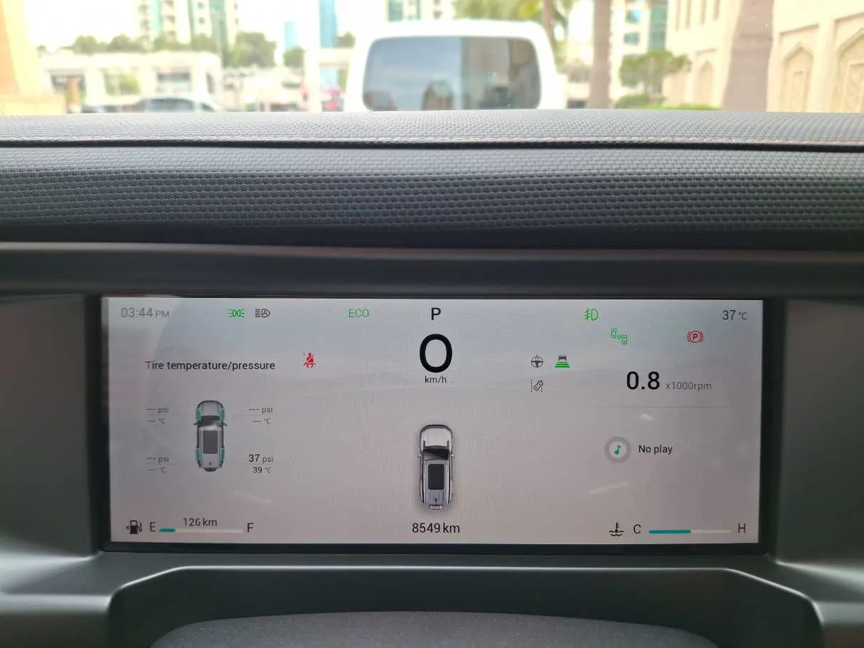 Car image 19