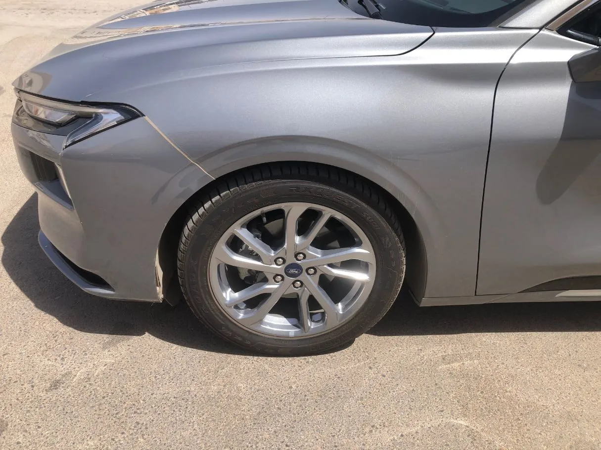 Car image 9