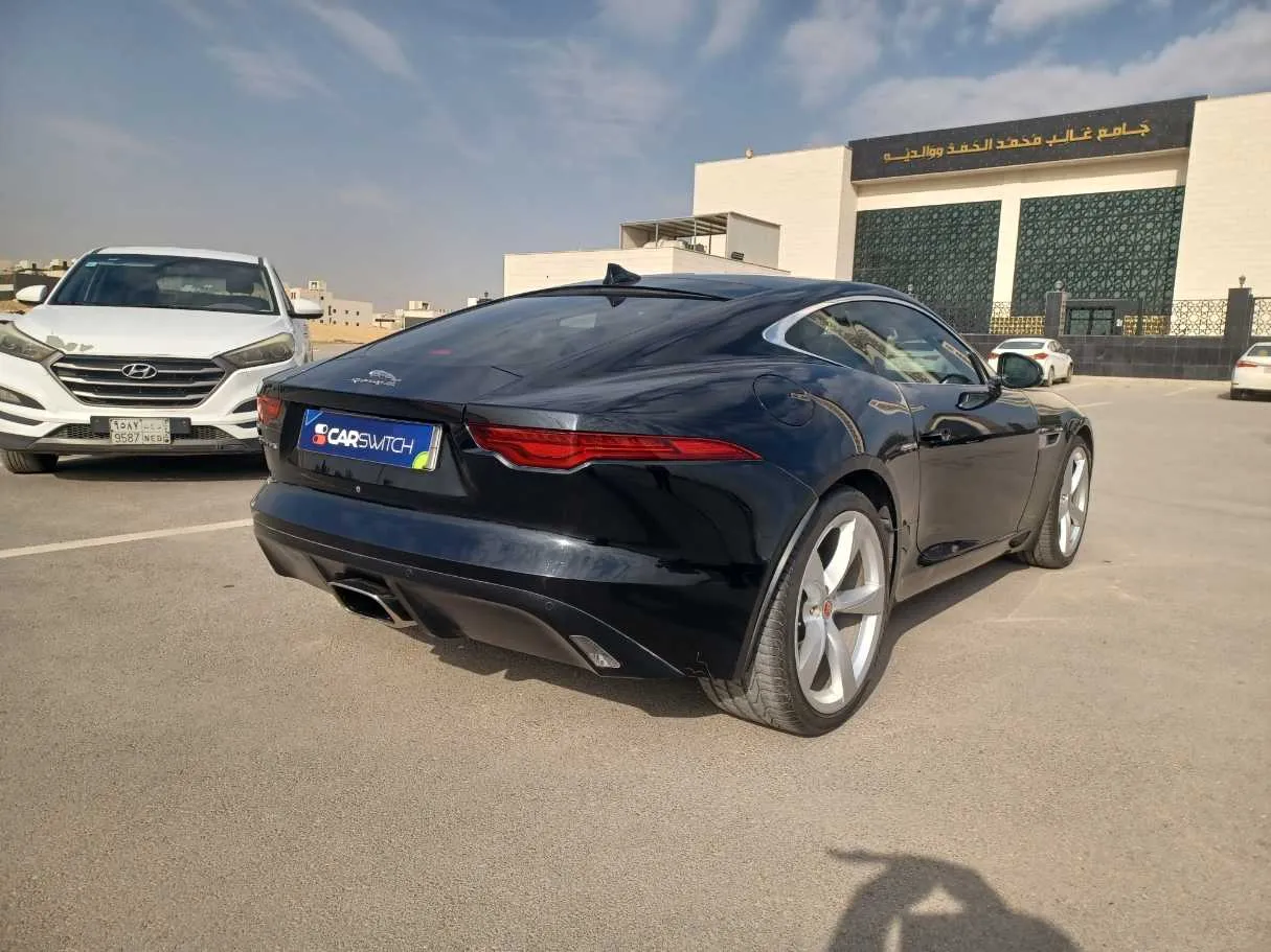 Car image 5