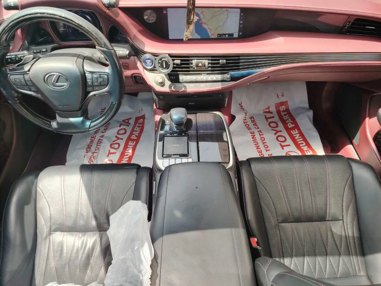 Car image 20