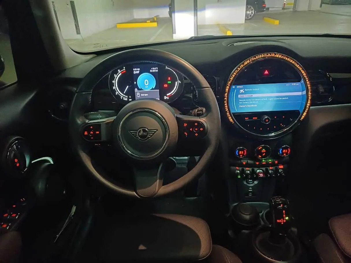 Car image 17