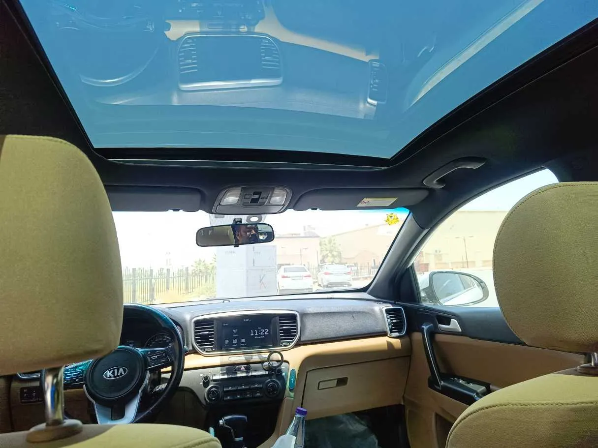 Car image 20