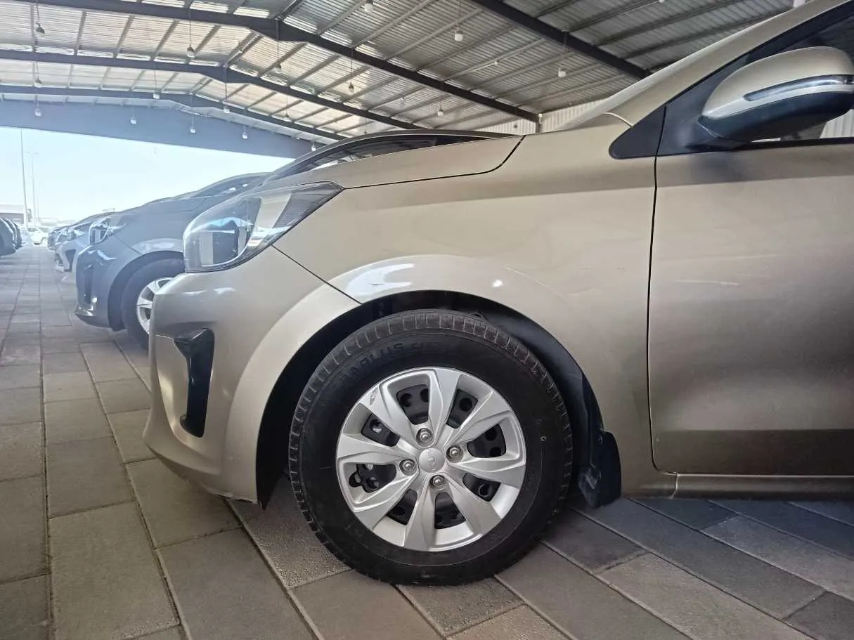 Car image 8