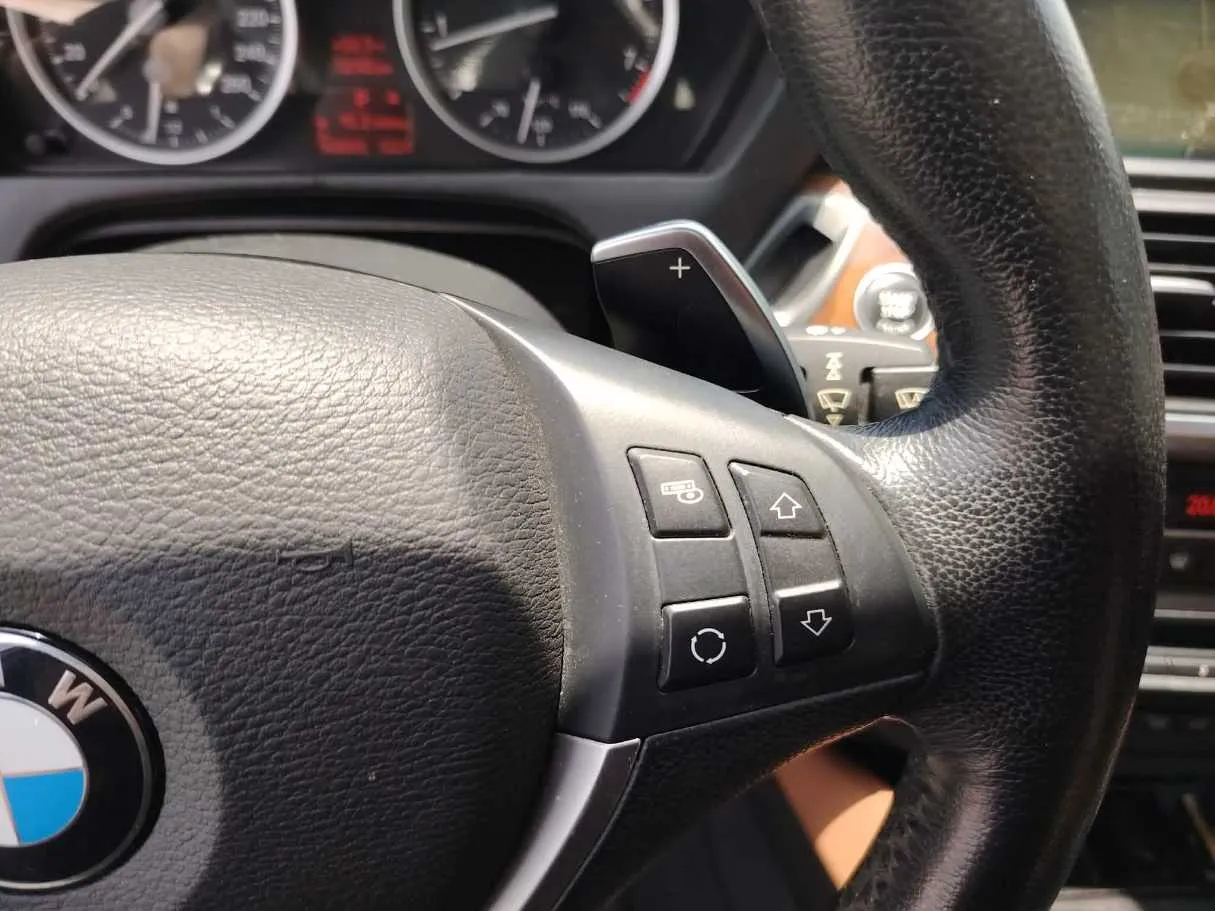 Car image 33