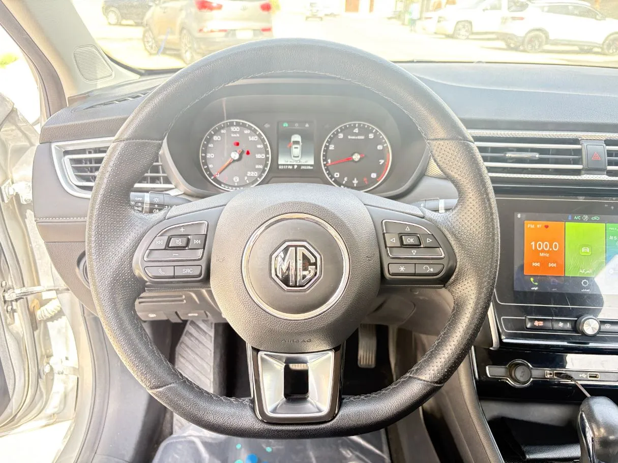 Car image 23